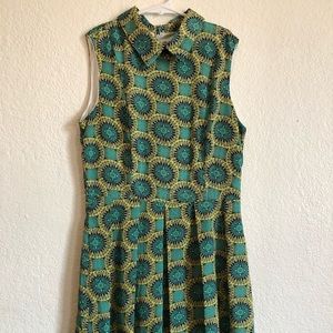Collared sleeveless dress